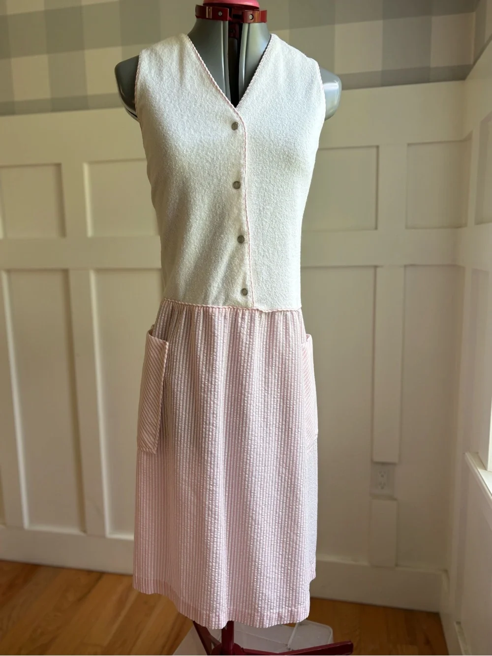 70’s Vintage Sleeveless Pink & Cream Midi Dress with Button Front Medium - Picture 2 of 7